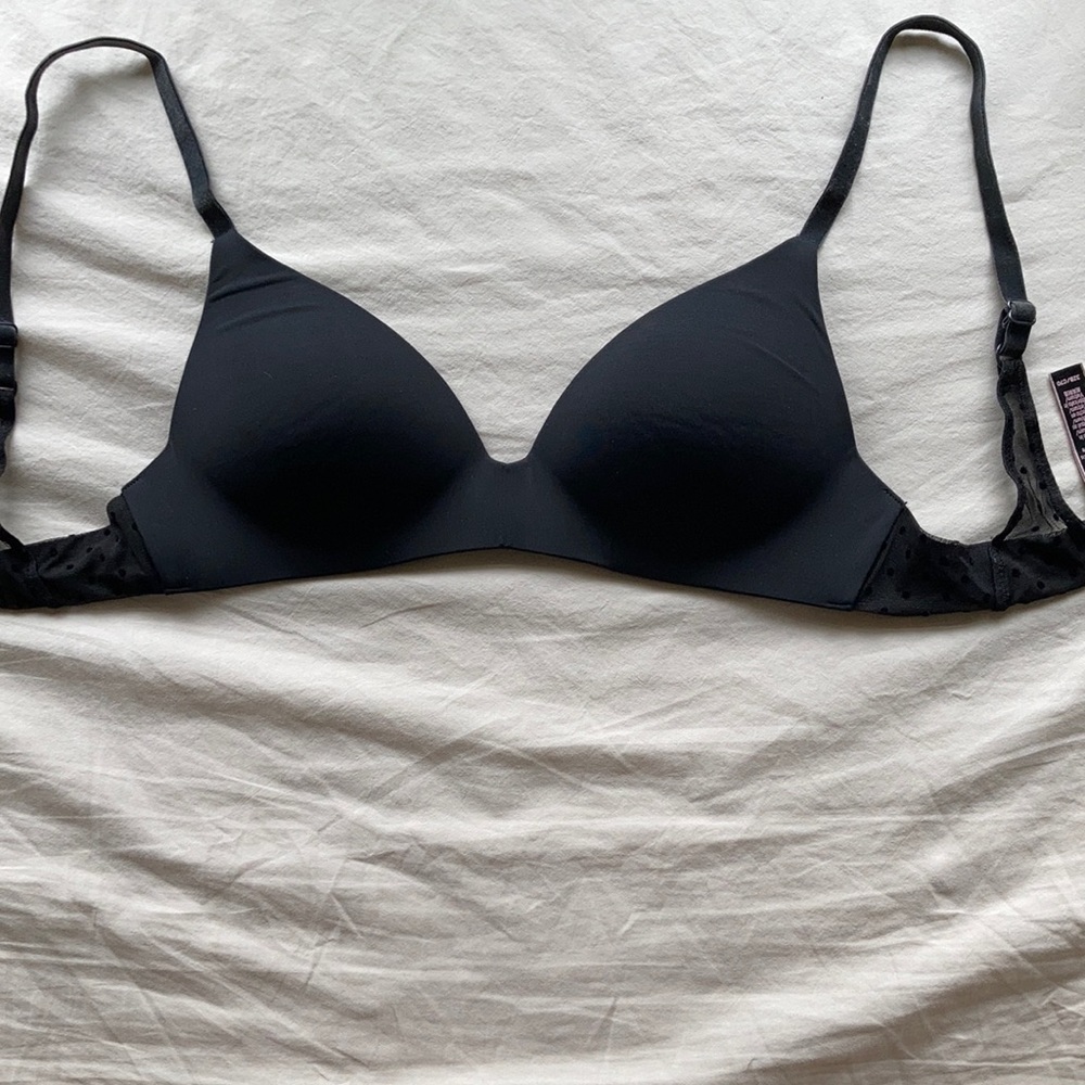 Victoria’s Secret no-wire bra size 32B